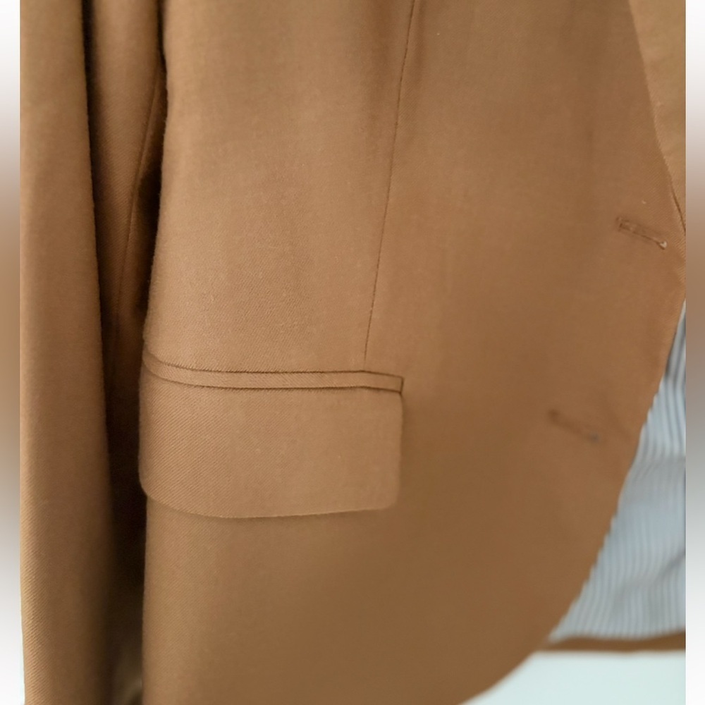 NWOT J.Crew Original
Schoolboy Blazer Woman Size 10
Tan Camel Wool Blend - Picture 4 of 7